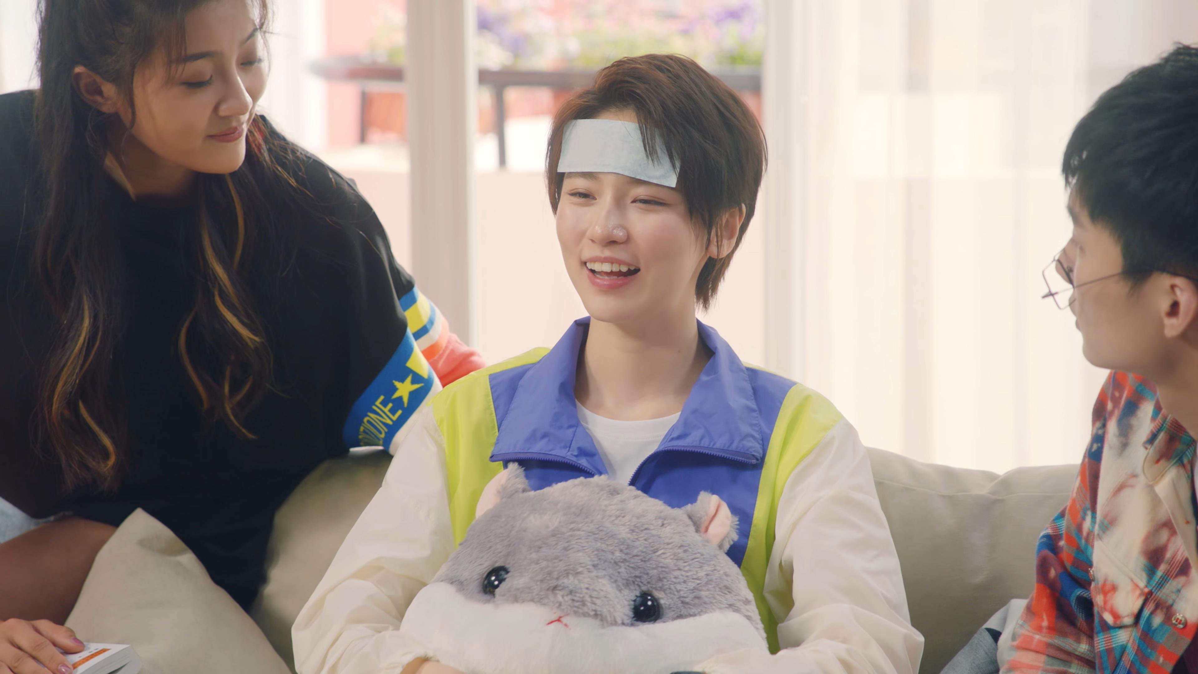 唯一性的双重奏，F1街道赛焦点战与冰岛足球晋级几内亚的传奇