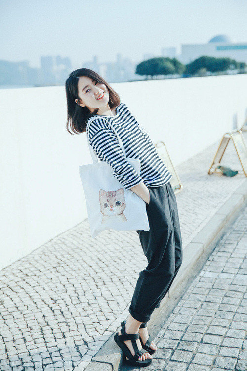 绿茵镜像，当伊布在德黑兰的晚风中奔跑